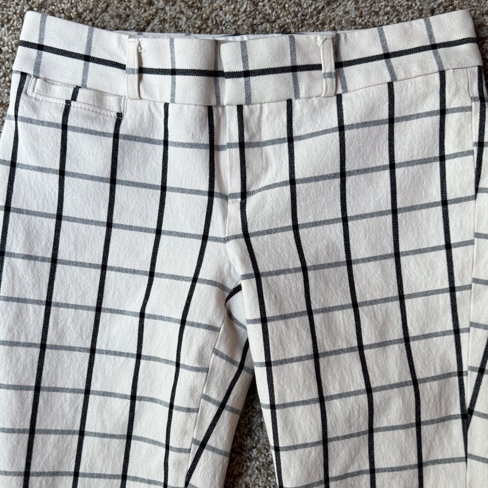 Banana Republic White and Black Checkered Ankle Pants - Picture 2 of 8
